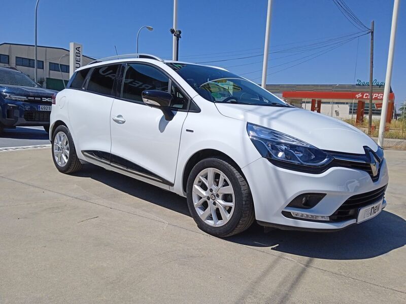 Usado Renault Clio GrandTour LIMITED 76 CV (55 kW) 2019 Blanco Familiar