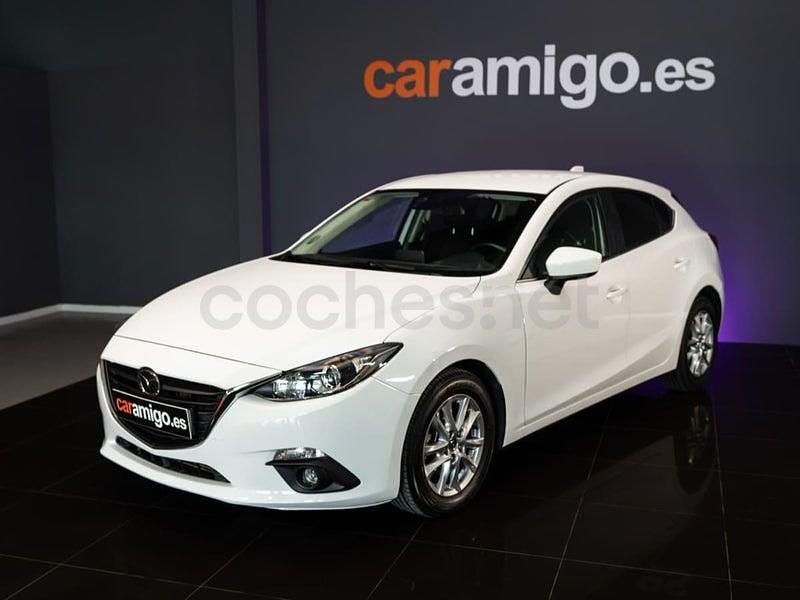 Blanco Usado 2015 Mazda 3 Luxury Berlina | 10.500 € (Precio justo) - Imagen 1/3