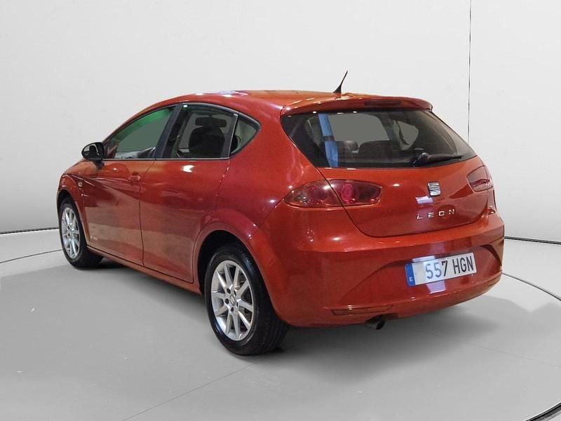 Usado Seat Leon Copa 105 CV (77 kW) 2011 Rojo Utilitario