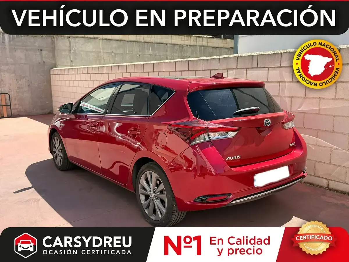 Usado Toyota Auris 136 CV (100 kW) 2016 Rojo Berlina