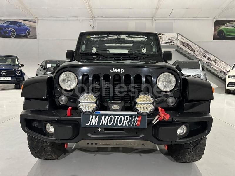 Usado Jeep Wrangler Unlimited Sahara 200 CV (147 kW) 2015 Negro SUV