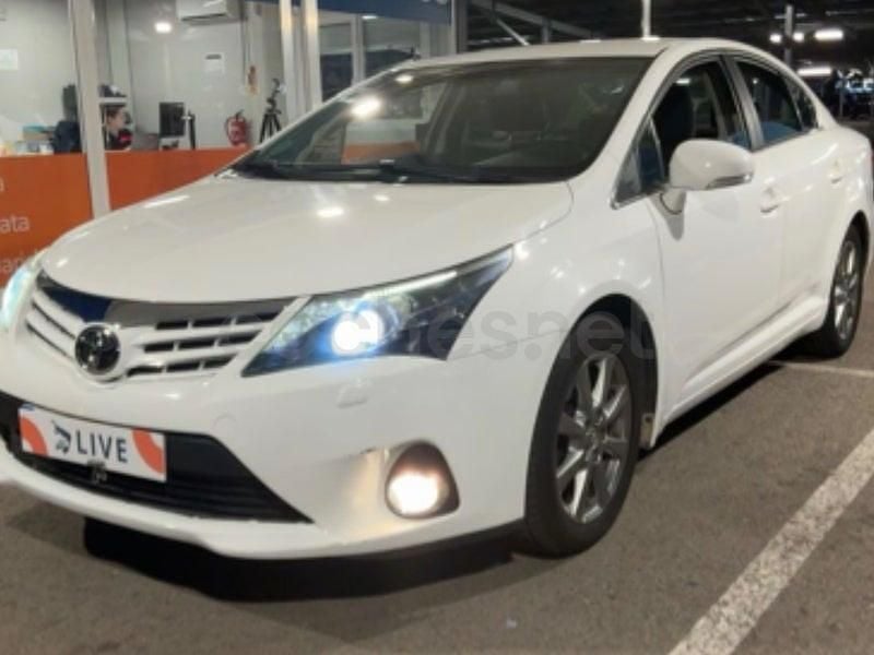 Usado Toyota Avensis Advance 147 CV (108 kW) 2012 Blanco Berlina