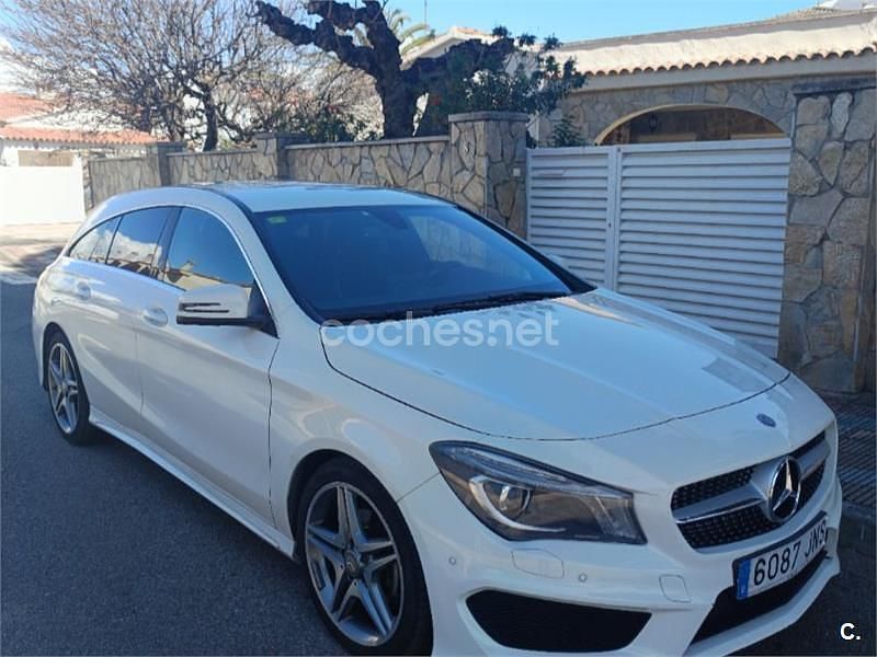 Usado Mercedes CLA200 Shooting Brake AMG line 136 CV (100 kW) 2016 Blanco Familiar