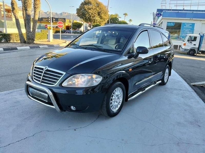 Negro Usado 2010 Ssangyong (KGM) Rodius Monovolumen | 8250 € (Buen precio) - Imagen 1/4