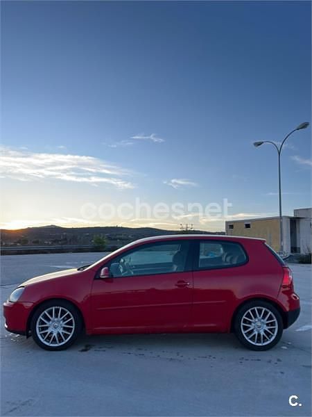 Usado VW Golf IV Sportline 140 CV (102 kW) 2004 Rojo Berlina