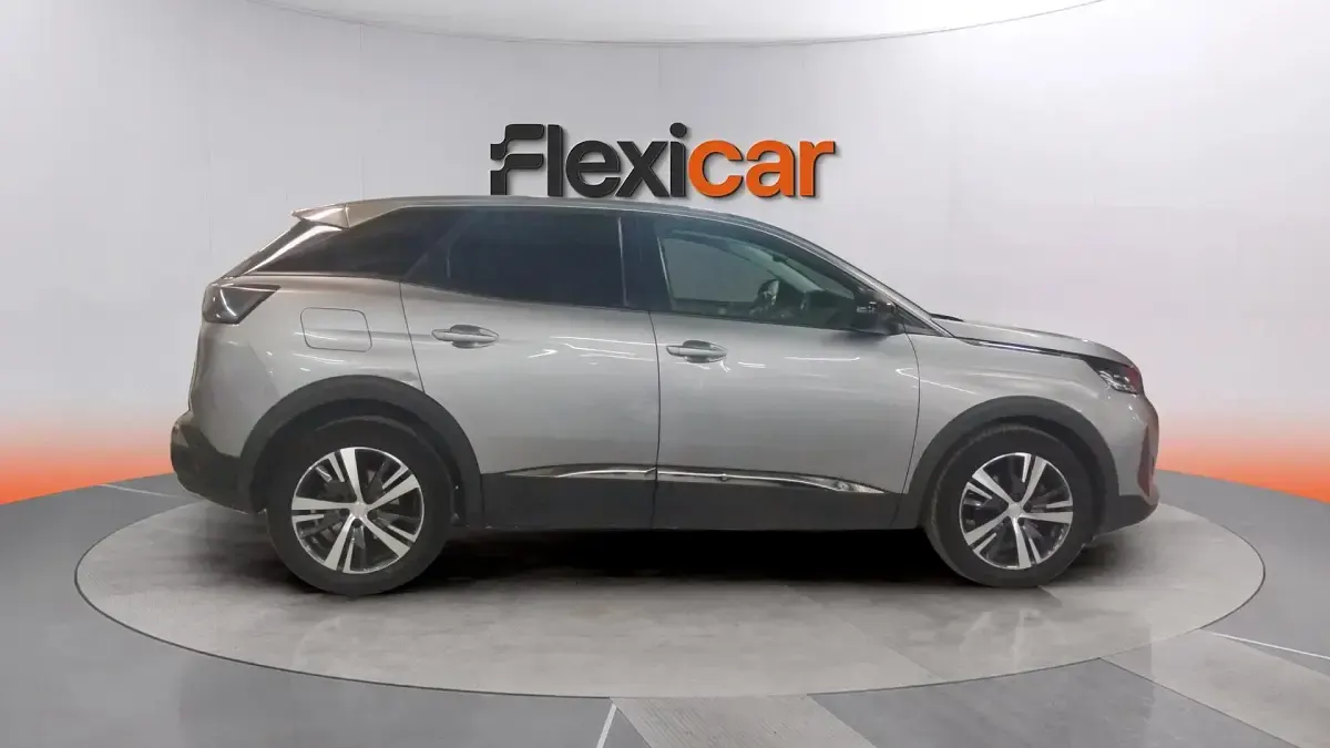 Usado Peugeot 3008 Allure 131 CV (96 kW) 2022 Gris SUV