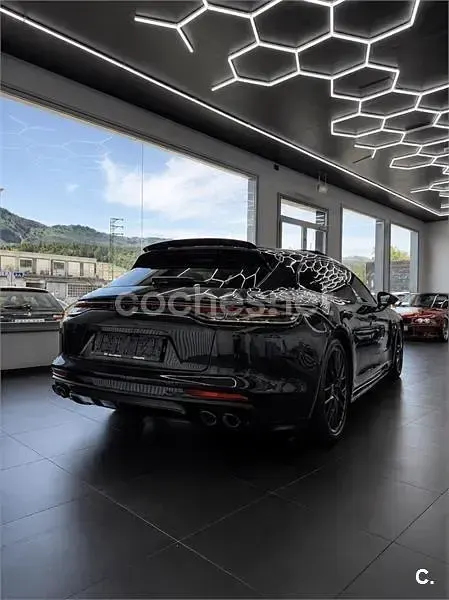 Usado Porsche Panamera Sport Turismo 462 CV (339 kW) 2023 Gris / plata Utilitario