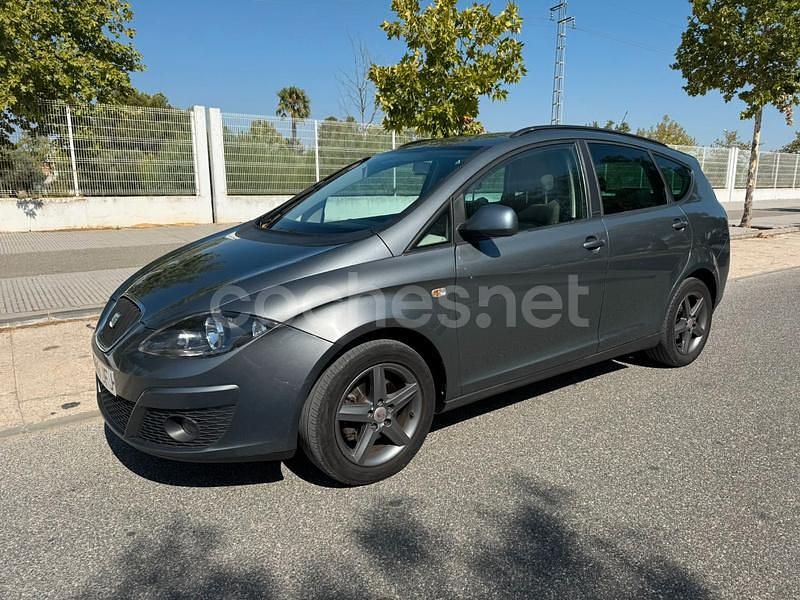 Gris / plata Usado 2015 Seat Altea I-Tech Monovolumen | 9900 € (Un poco caro) - Imagen 1/4