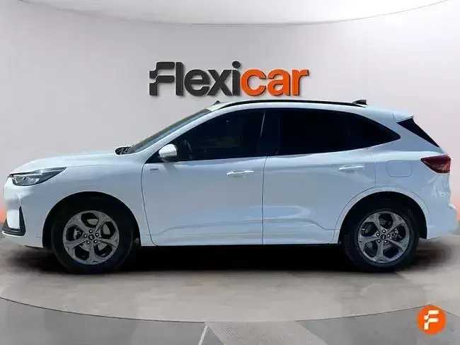 Usado Ford Kuga ST-Line 150 CV (110 kW) 2025 Blanco SUV