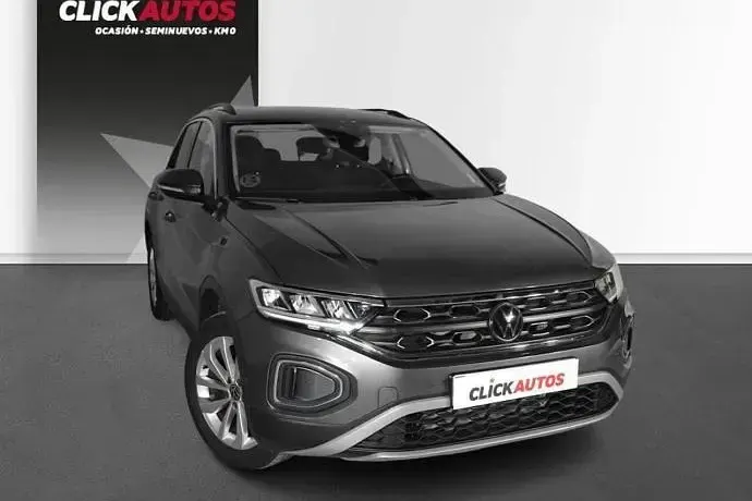 Usado VW T-Roc Life 111 CV (81 kW) 2024 Gris SUV