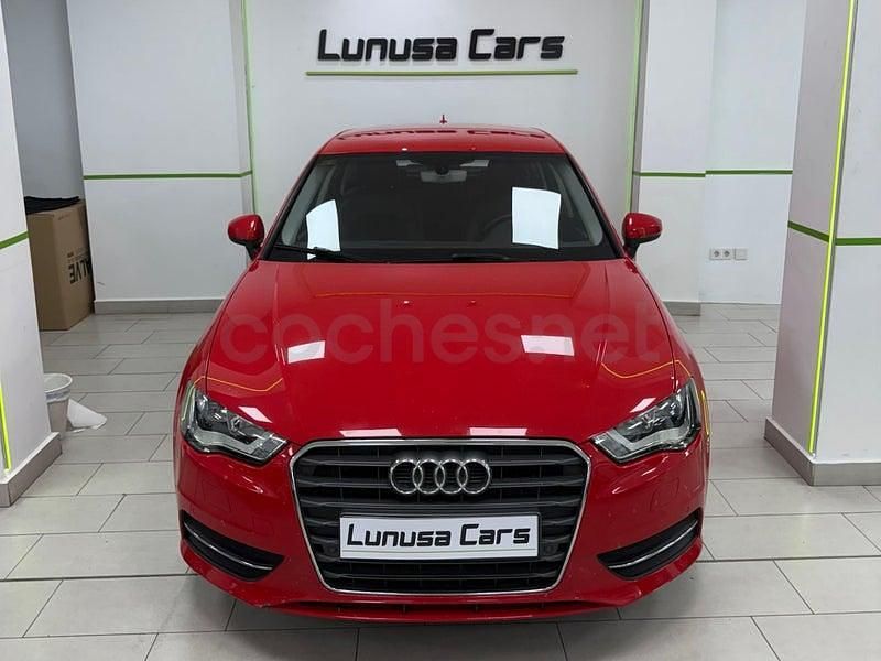 Usado Audi A3 Attraction 150 CV (110 kW) 2015 Rojo Berlina