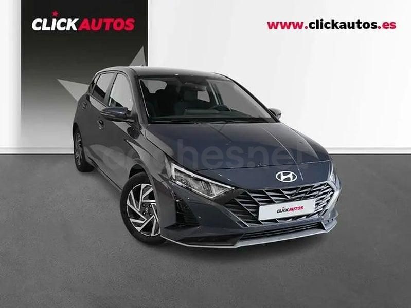 Usado Hyundai i20 79 CV (58 kW) 2025 Gris / plata Utilitario