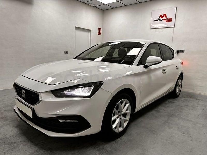 Usado Seat Leon Style 115 CV (84 kW) 2021 Blanco Berlina