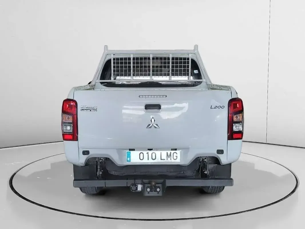 Usado Mitsubishi L200 150 CV (110 kW) 2021 Blanco Pickup/Camioneta