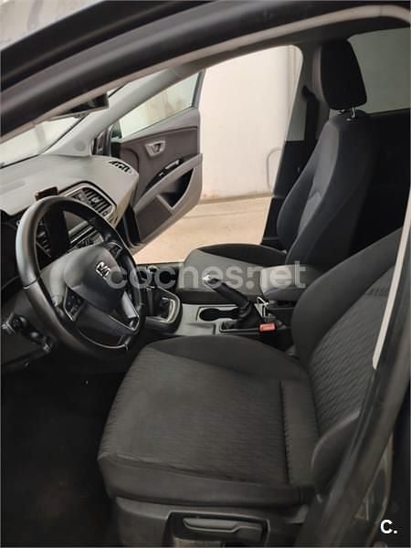 Usado Seat Leon ST Reference 105 CV (77 kW) 2015 Gris / plata Familiar