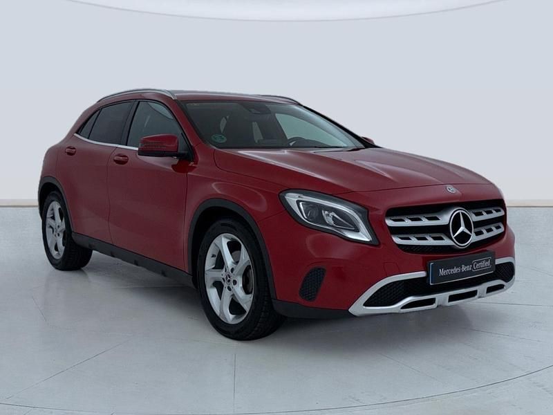 Usado Mercedes GLA200 136 CV (100 kW) 2018 Rojo SUV