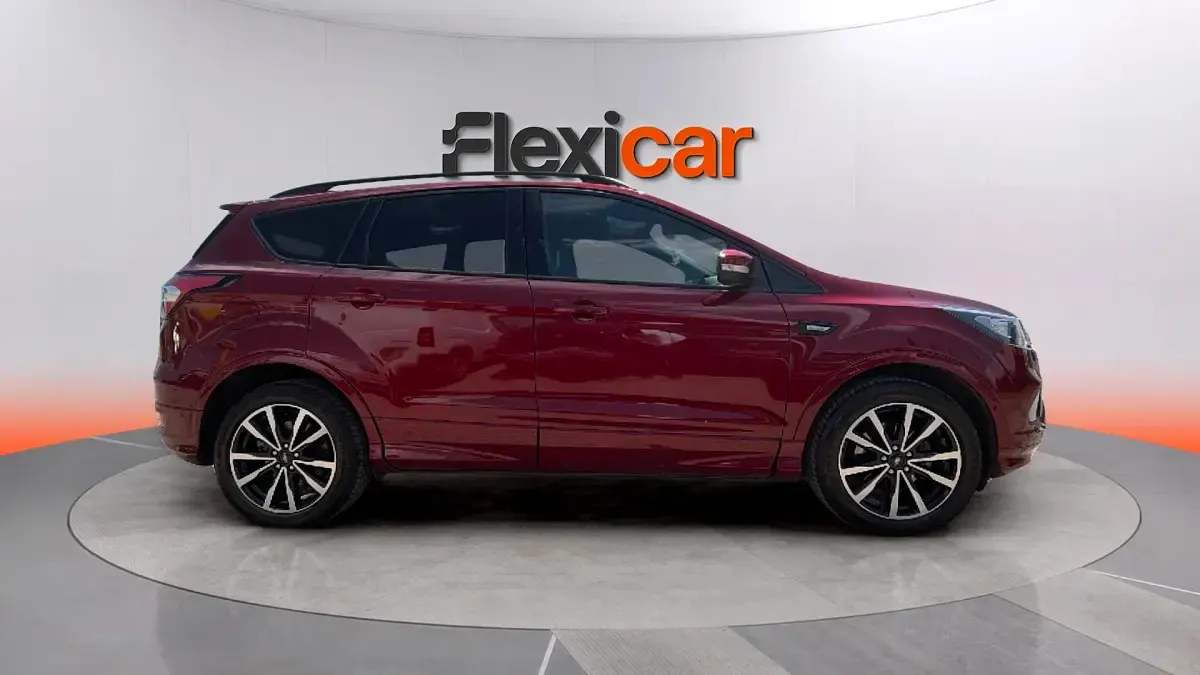 Usado Ford Kuga ST-Line 150 CV (110 kW) 2019 Rojo SUV