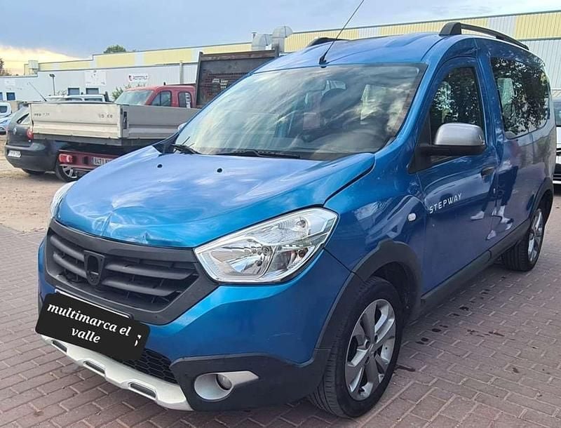 Usado Dacia Dokker Stepway 75 CV (55 kW) 2016 Azul Monovolumen