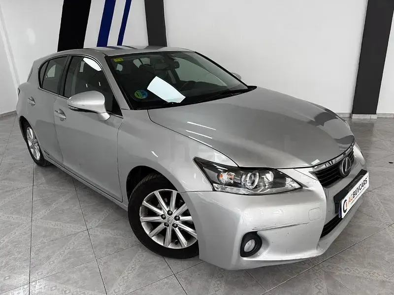 Usado Lexus CT200h 136 CV (100 kW) 2011 Gris / plata Berlina