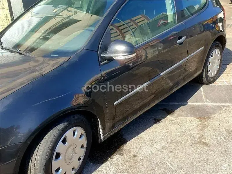 Usado VW Golf IV Highline 102 CV (75 kW) 2004 Negro Berlina
