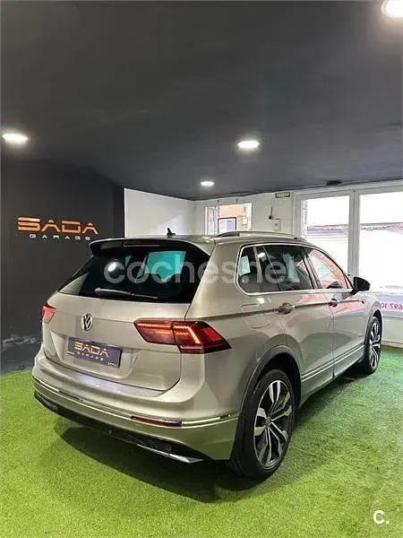 Usado VW Tiguan Sportline 240 CV (176 kW) 2017 Gris / plata SUV