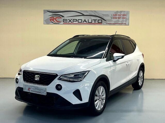 Usado Seat Arona Style Plus 110 CV (80 kW) 2021 Blanco SUV