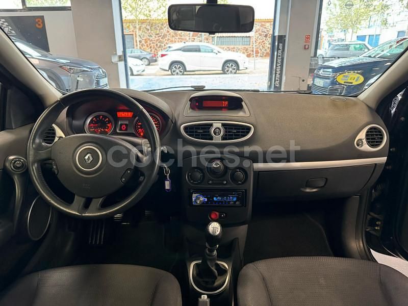 Usado Renault Clio II Extreme 100 CV (73 kW) 2006 Negro Berlina