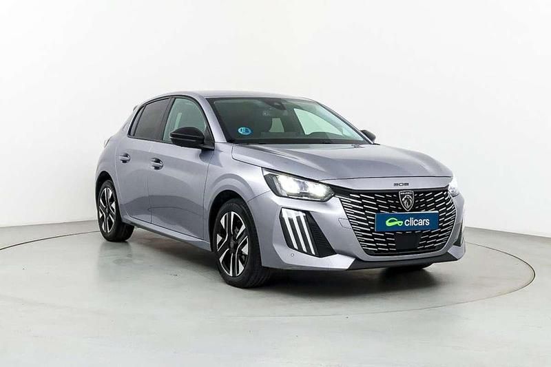 Usado Peugeot 208 Allure 101 CV (74 kW) 2025 Plateado Utilitario