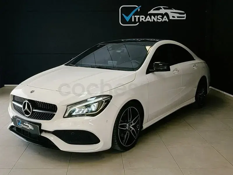 Usado Mercedes CLA200 Shooting Brake 163 CV (119 kW) 2019 Blanco Familiar