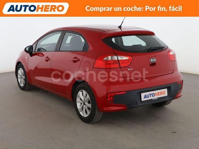 Usado Kia Rio 86 CV (63 kW) 2017 Rojo Berlina
