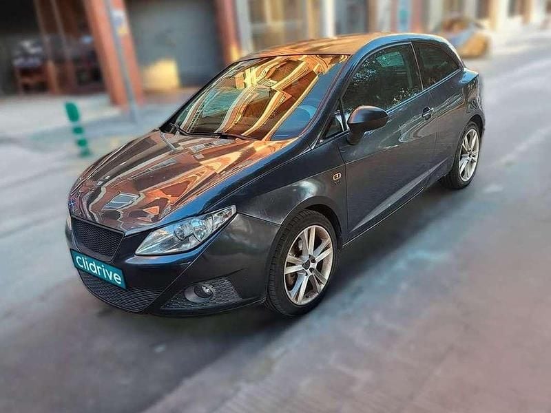 Usado Seat Ibiza Style 105 CV (77 kW) 2010 Gris Utilitario