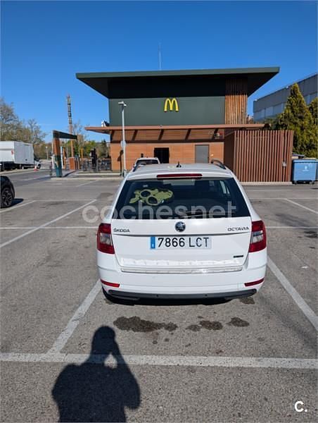 Usado Skoda Octavia 130 CV (95 kW) 2019 Blanco Familiar