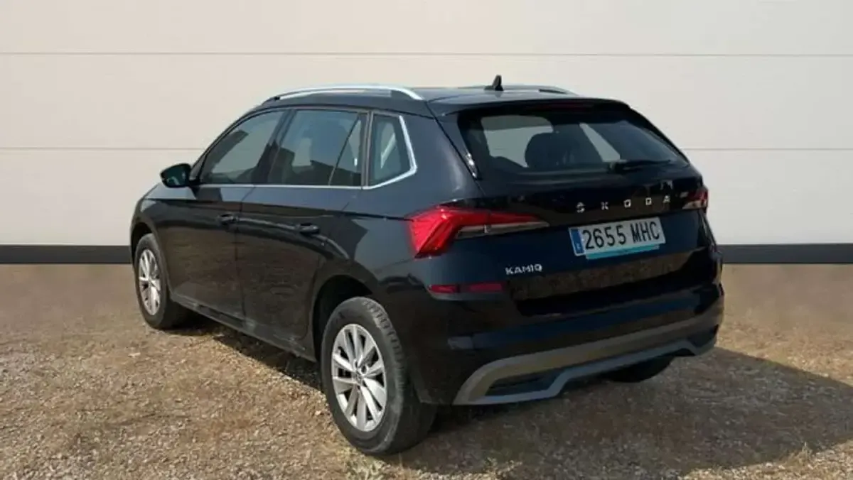 Usado Skoda Kamiq Ambition 110 CV (80 kW) 2023 Negro SUV