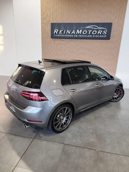 Usado VW Golf VII GTI 245 CV (180 kW) 2019 Gris / plata Berlina
