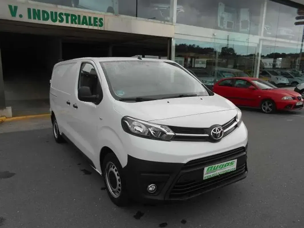Usado Toyota Proace Plus 101 CV (74 kW) 2023 Blanco Monovolumen