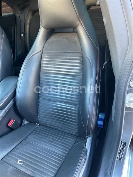 Gris / plata Usado 2014 Mercedes CLA220 Berlina | 14.100 € (Buen precio) - Imagen 1/4