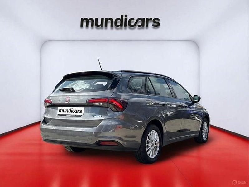Usado Fiat Tipo Life 101 CV (74 kW) 2021 Gris / plata Familiar