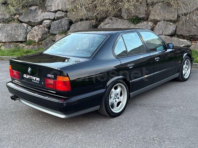 Usado BMW M5 340 CV (250 kW) 1994 Negro Familiar