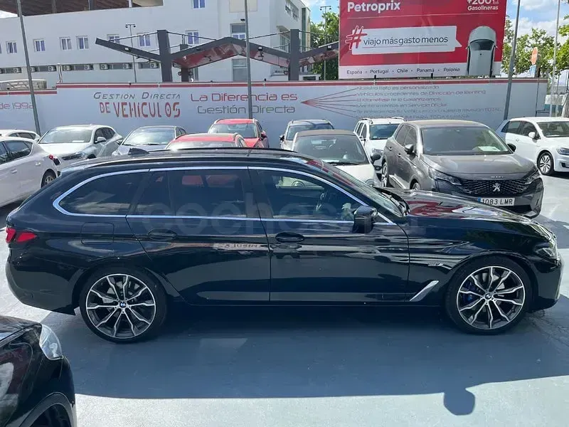 Usado BMW 530e Comfort Edition 292 CV (214 kW) 2022 Negro Familiar