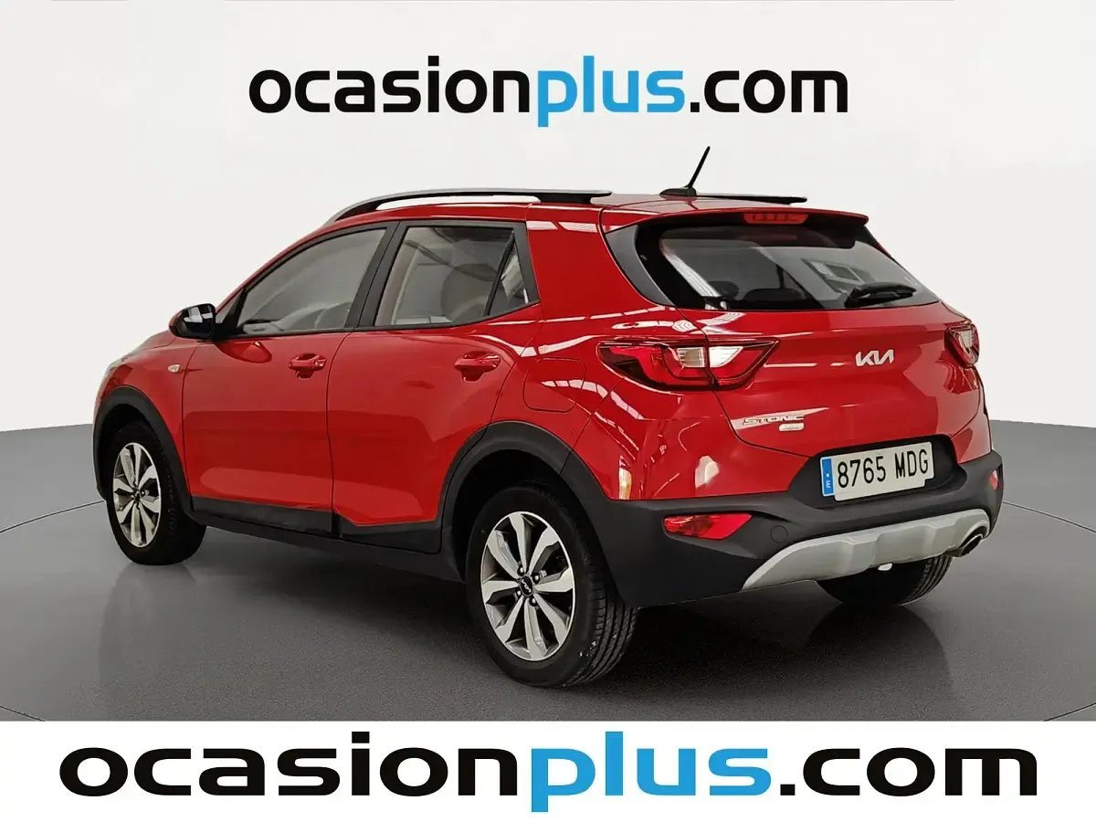 Käytetty Kia Stonic 101 HP (74 kW) 2023 Punainen Katumaasturi