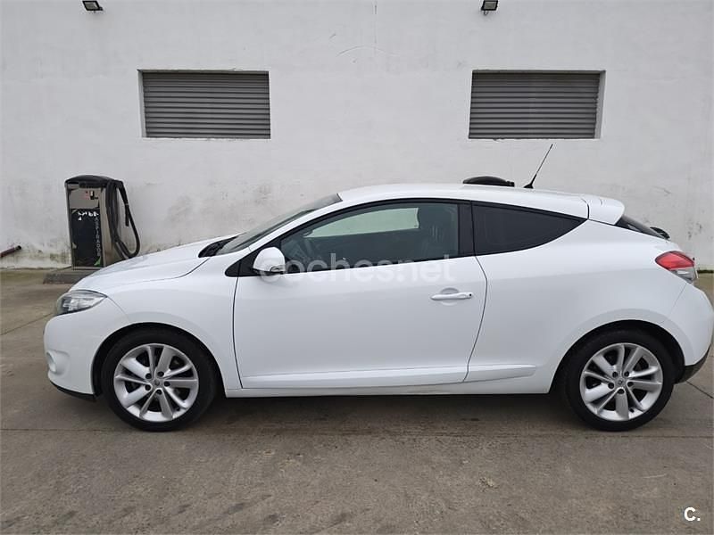 Usado Renault Mégane Dynamique 110 CV (80 kW) 2012 Blanco Berlina