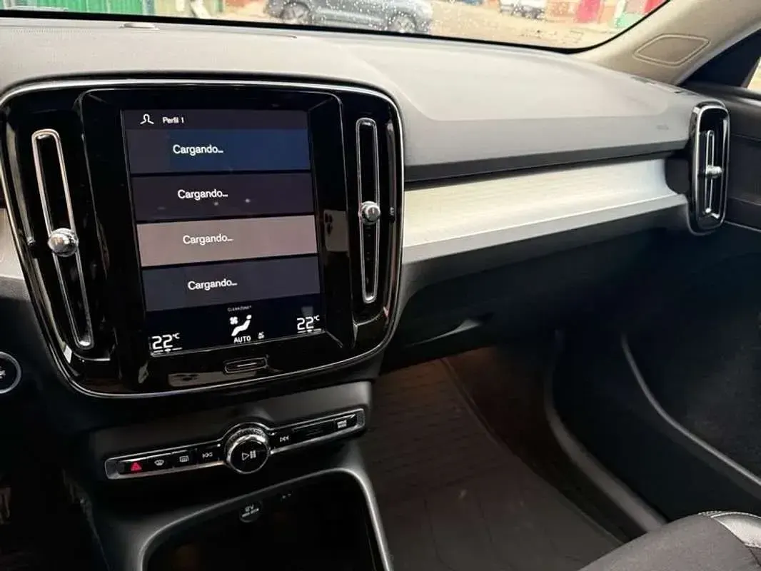 Usado Volvo XC40 Momentum 162 CV (119 kW) 2019 Negro SUV
