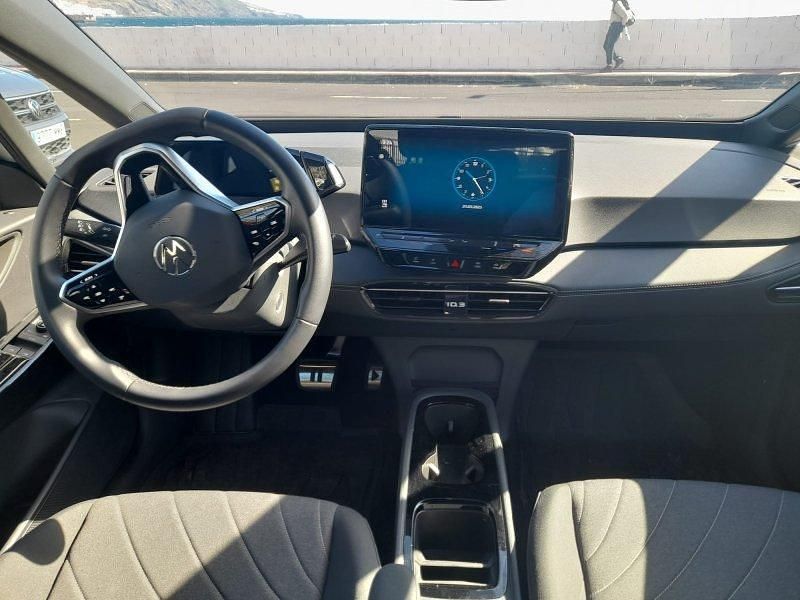 Usado VW ID.3 Pro 150 kW (204 CV) 2024 Blanco glaciar metalizado con techo negro Utilitario