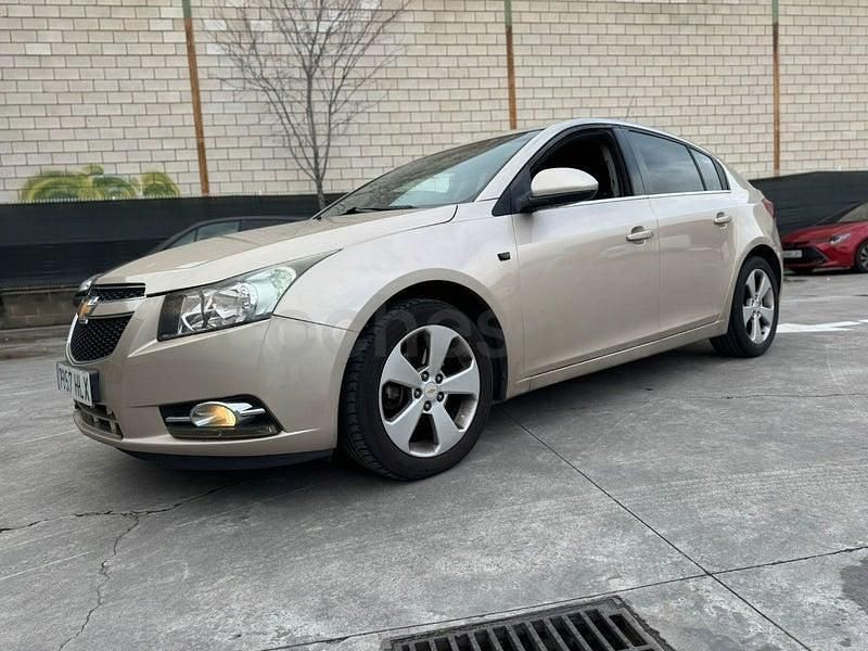 Usado Chevrolet Cruze LTZ 163 CV (119 kW) 2012 Beige Berlina