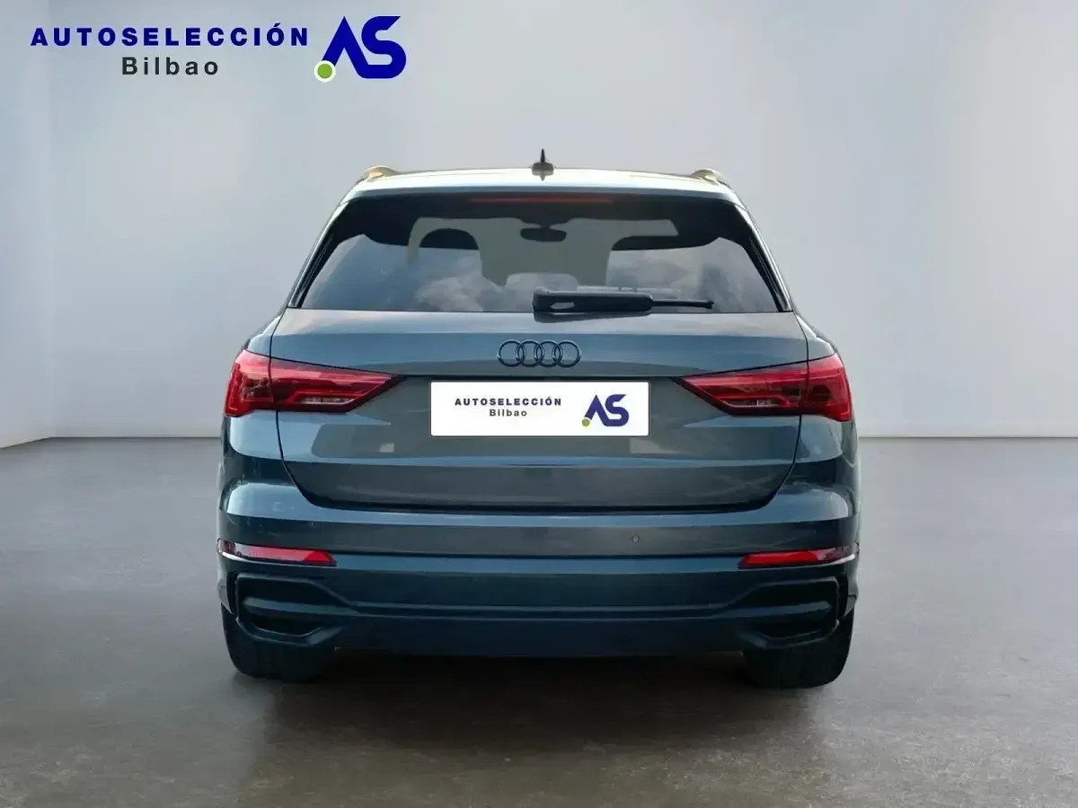 Käytetty Audi Q3 S-Line 150 HP (110 kW) 2024 Harmaa Katumaasturi