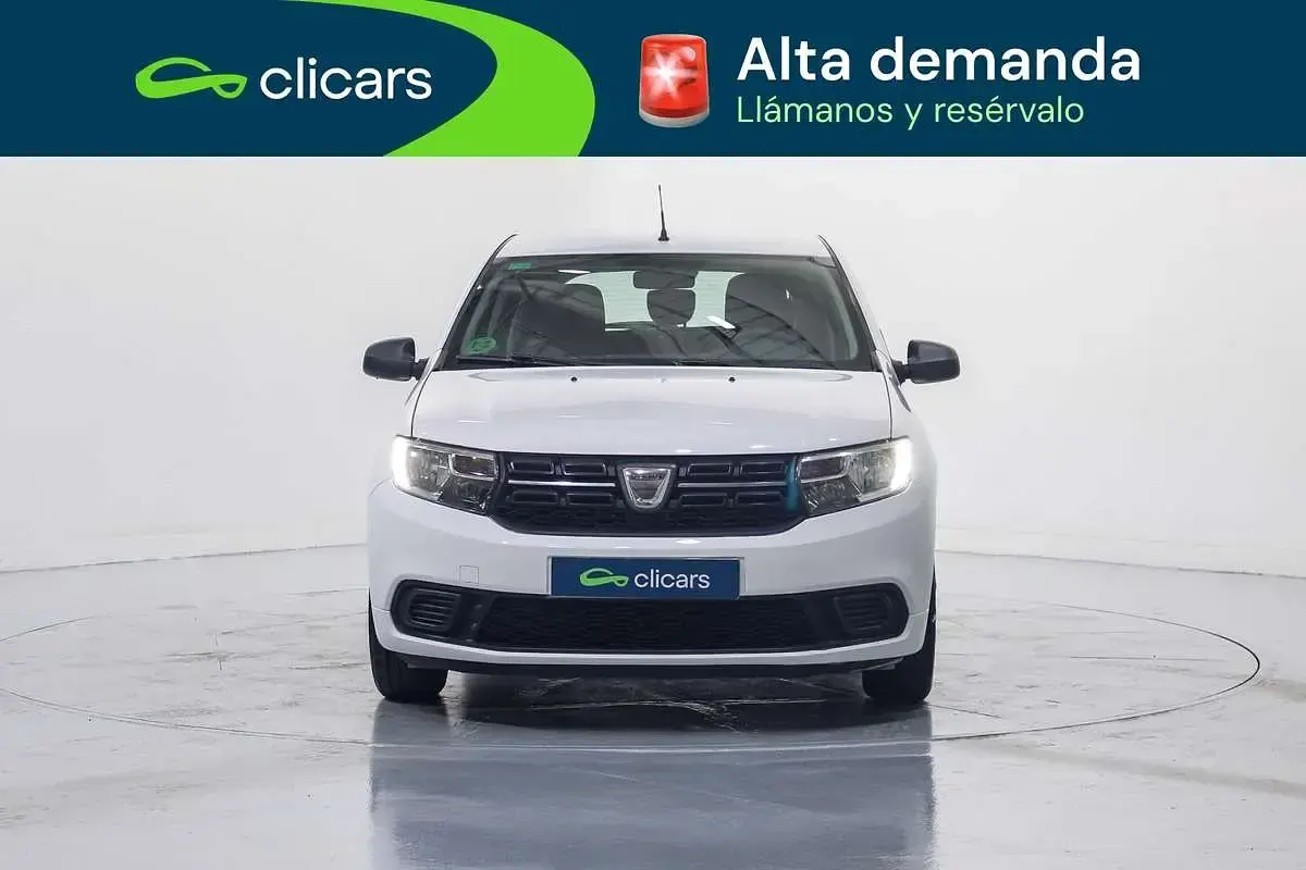 Usado Dacia Sandero Ambiance 75 CV (55 kW) 2017 Blanco Utilitario