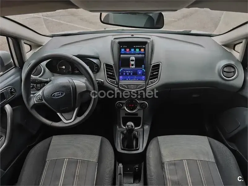 Usado Ford Fiesta Titanium 90 CV (66 kW) 2010 Blanco Berlina