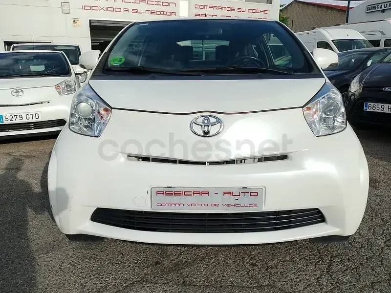 Usado Toyota iQ 98 CV (72 kW) 2013 Blanco Utilitario