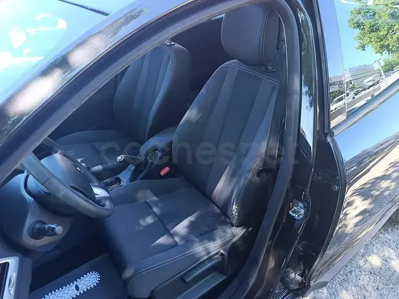 Usado Renault Mégane III Dynamique 180 CV (132 kW) 2010 Gris / plata Berlina