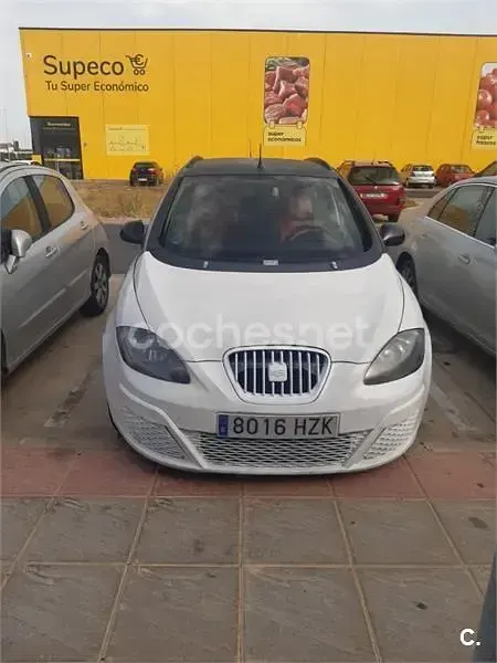 Usado Seat Altea XL Reference 98 CV (72 kW) 2014 Blanco Monovolumen